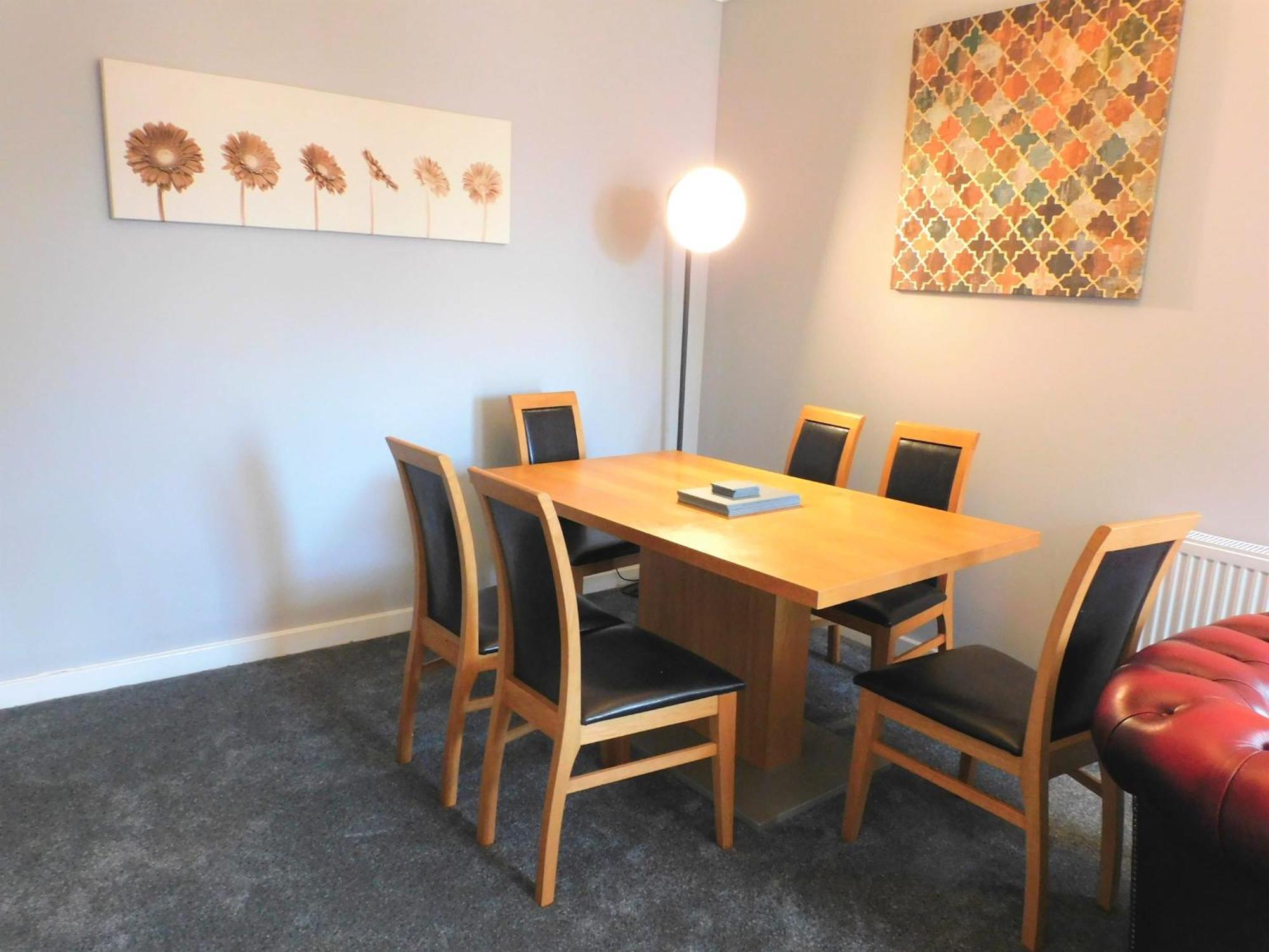 City Centre 2 Bedroom Apt, Close To M8 & Tourist Attractions 글라스고 외부 사진